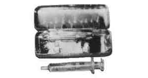391302 INJECTION SYRINGE 5 ML WITH METAL CASE 