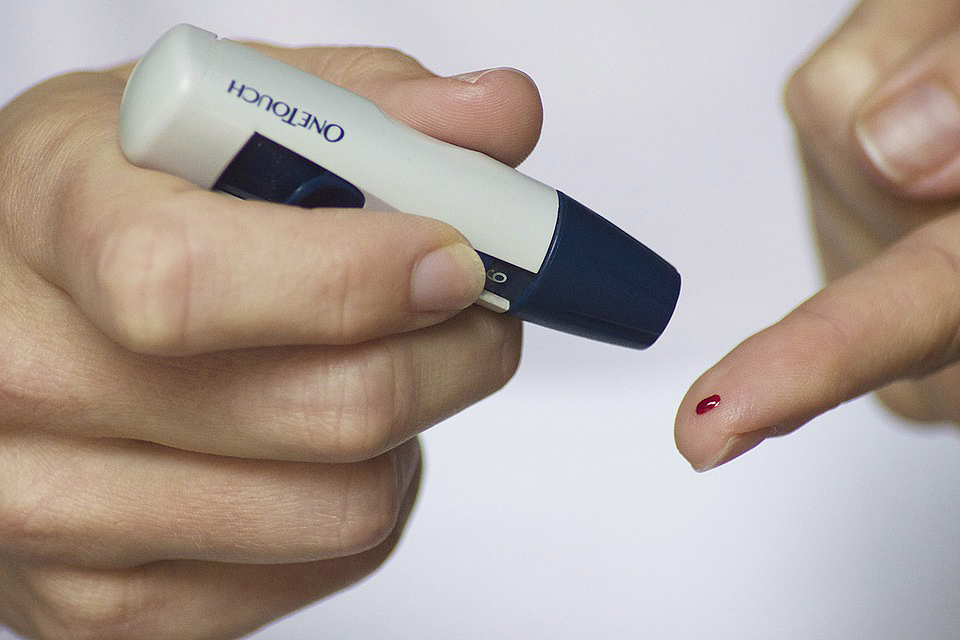 391502 GLUCOMETER WITH BLOOD SAMPLING, DEVICE